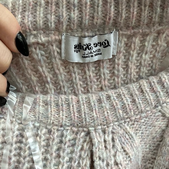 Cut Out Marled Knit Cable Pattern Crew Neck Pullover - Picture 8 of 8